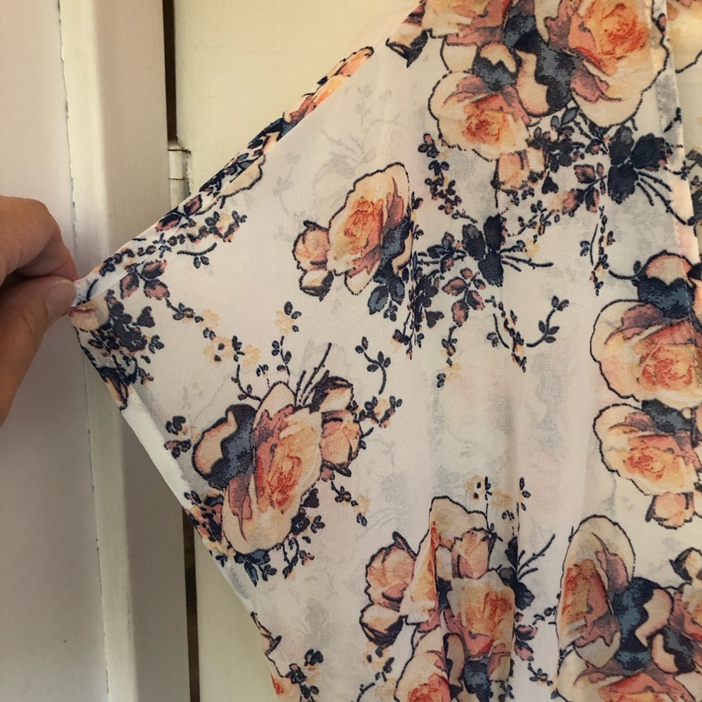 3/$20 COZY CASUAL☀️Summer Floral Duster NWOT - Picture 6 of 13